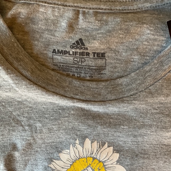 Women’s Small Adidas Grey T-Shirt - Picture 4 of 5
